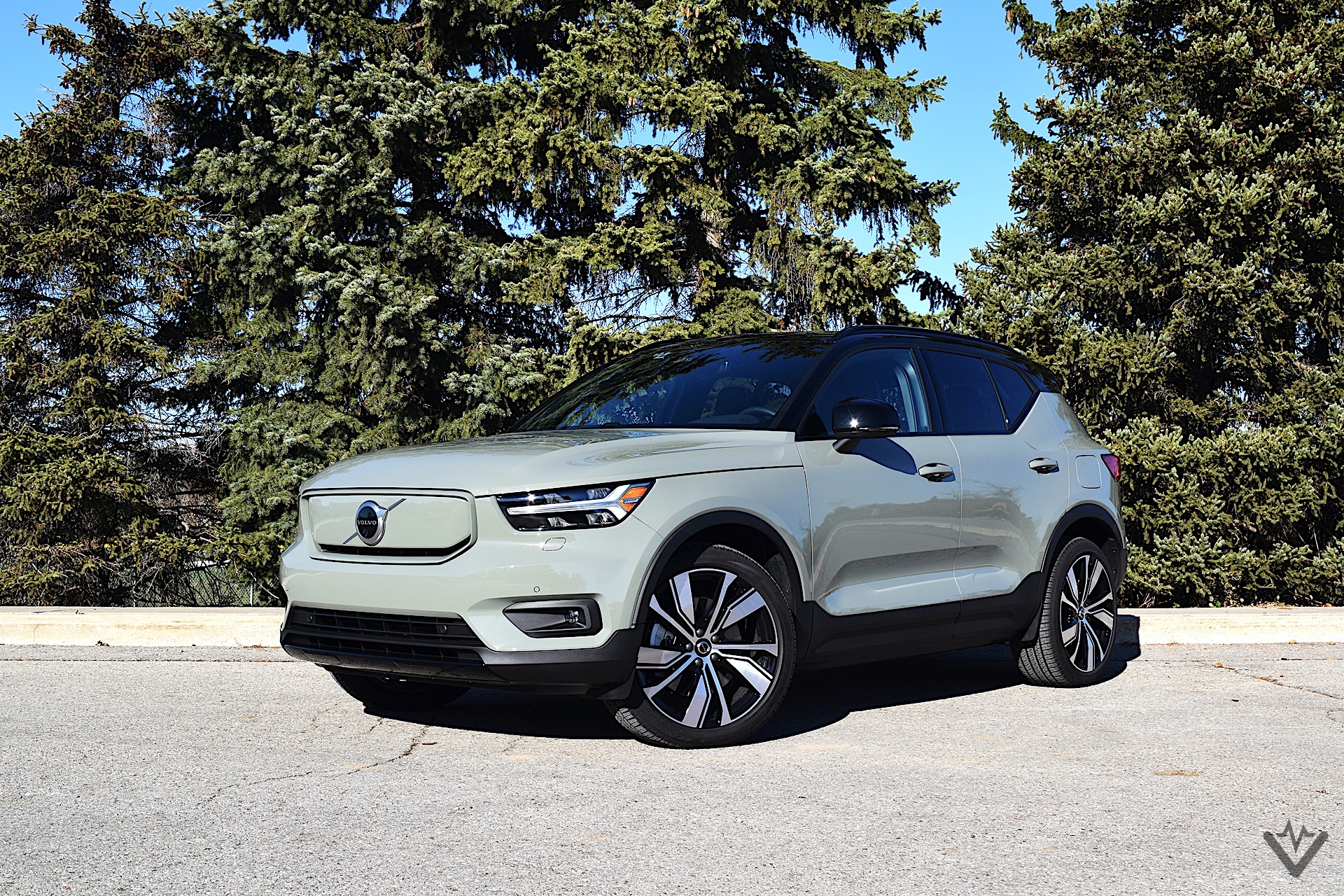 2021 Volvo XC40 Recharge Review Exterior Front 3Q Angle 1