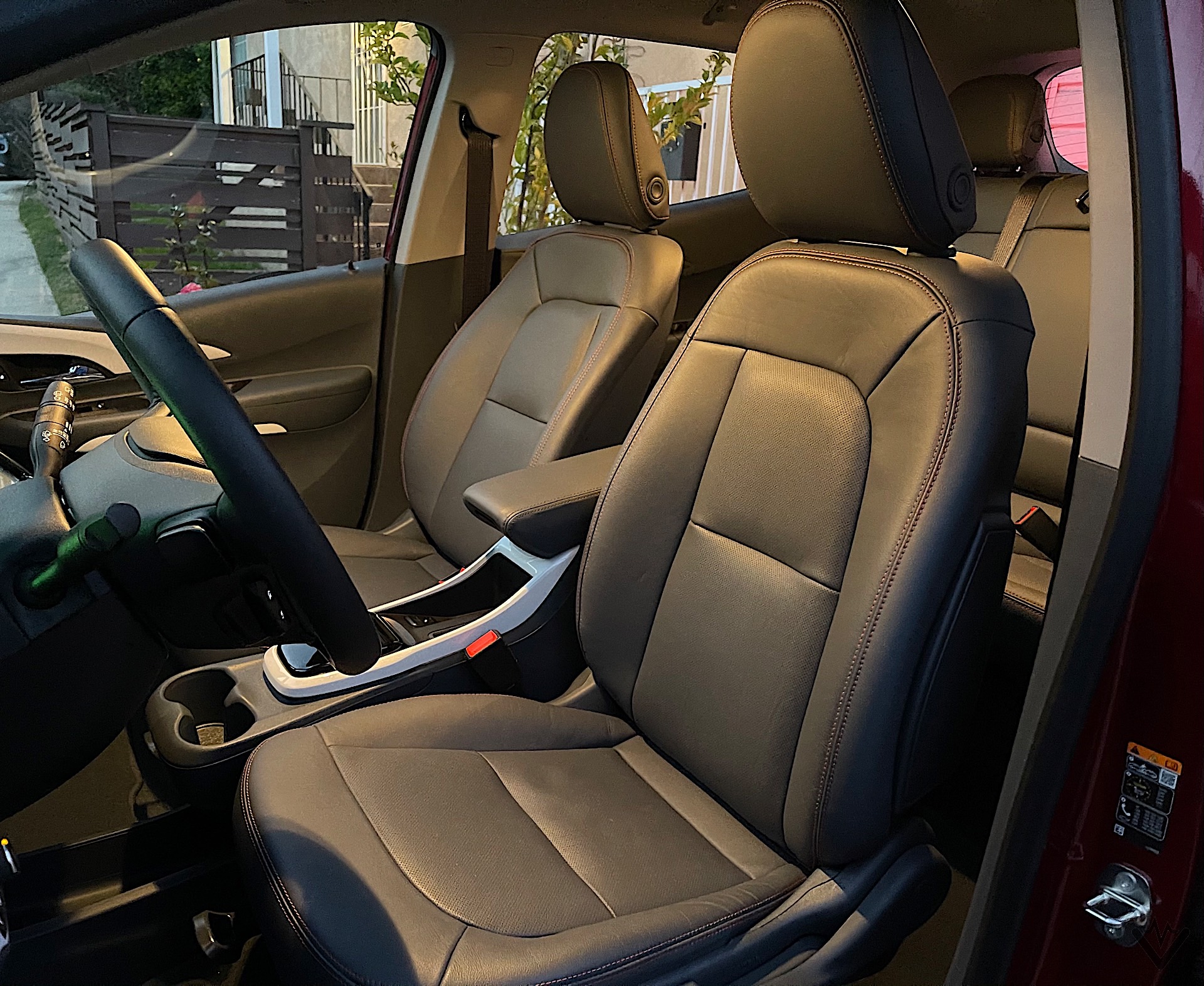2021 Chevrolet Bolt EV interior 01 1