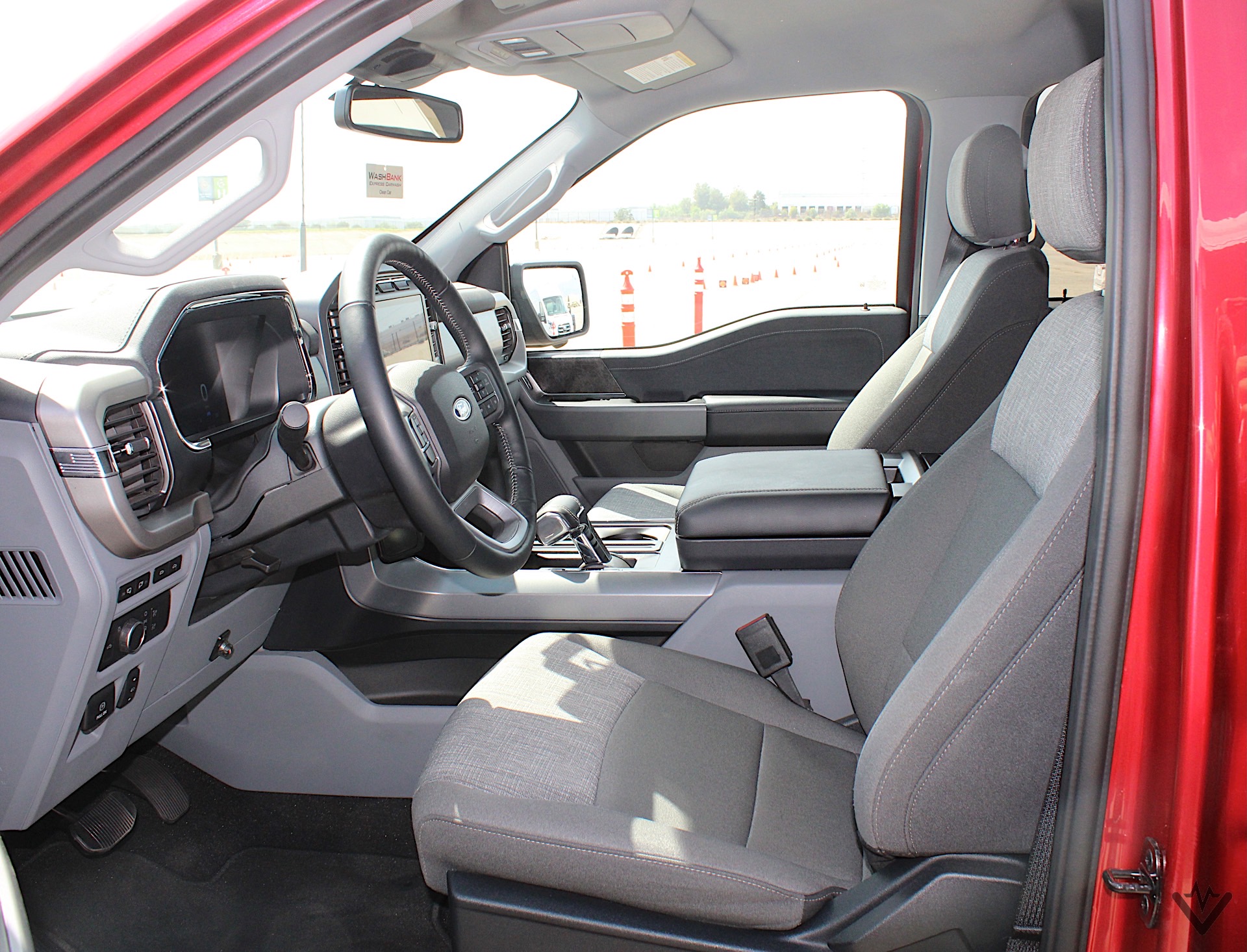 2022 Ford F 150 Lightning XLT front seats 01
