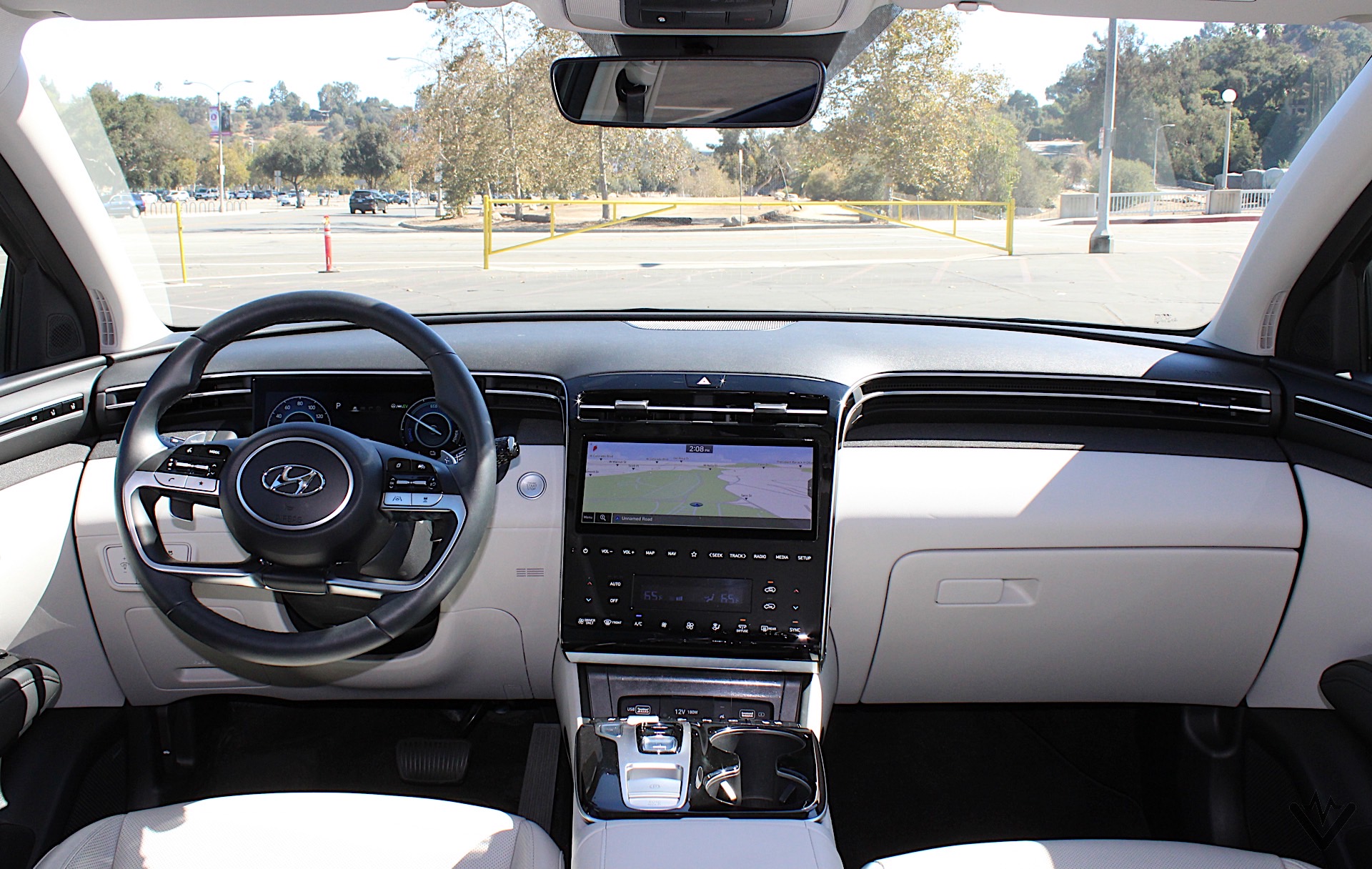 2022 Hyundai Tucson Hybrid dash 04