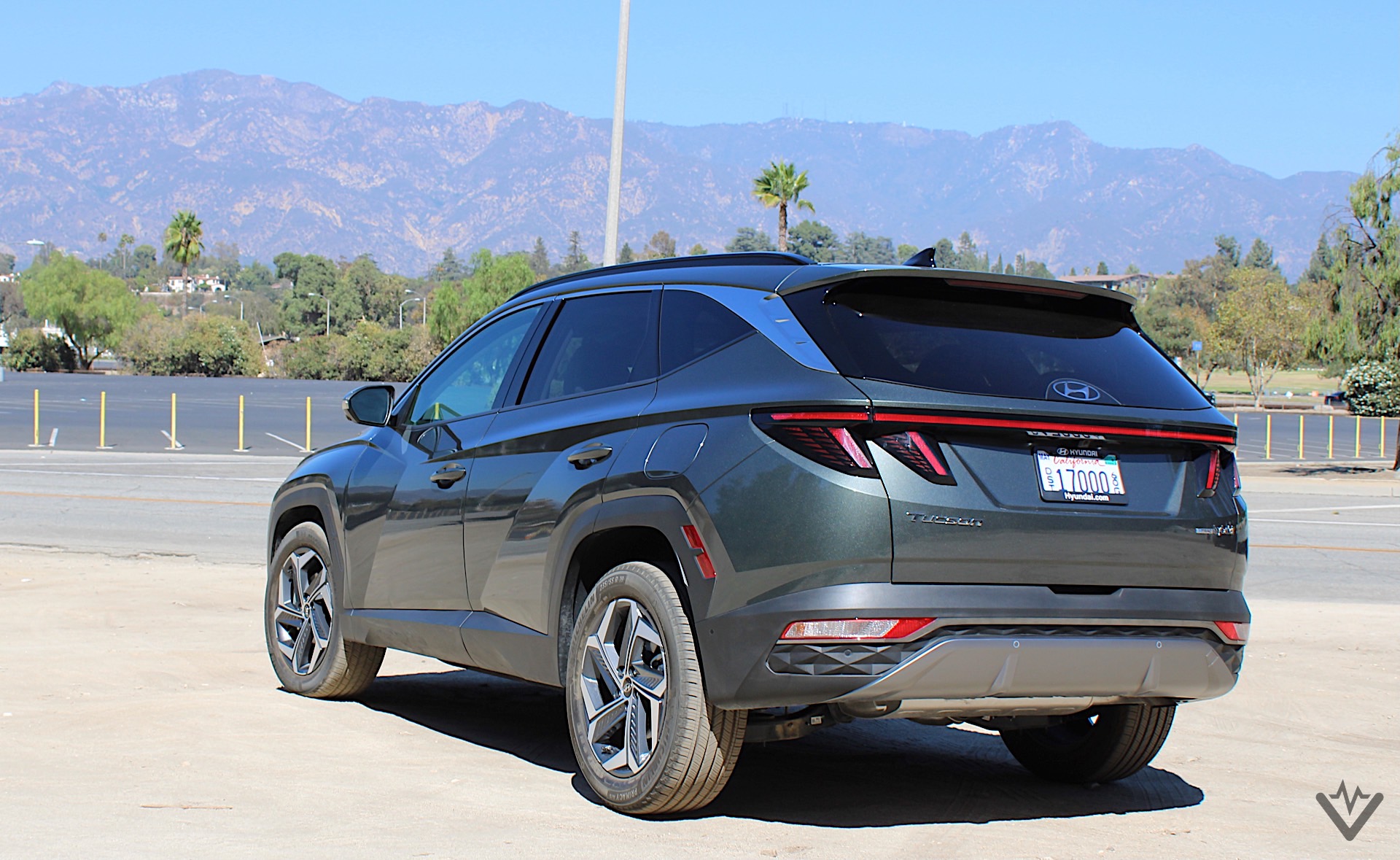 2022 Hyundai Tucson Hybrid rear three quarters 02